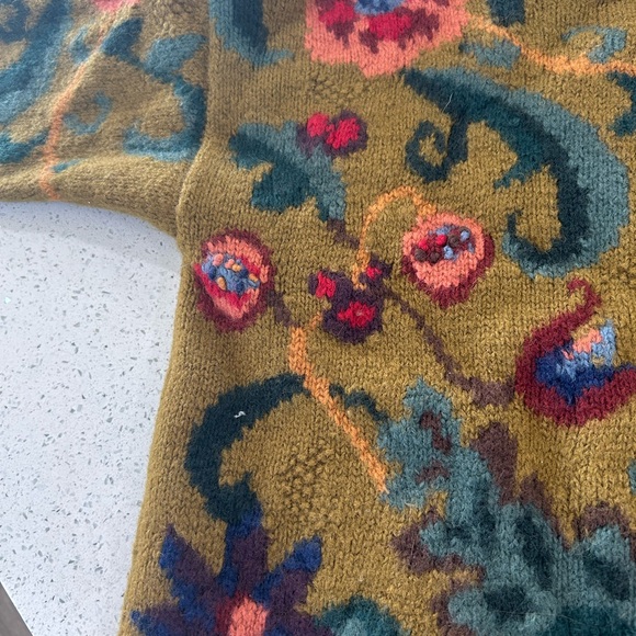 Ann Taylor Vintage Wool Long Sleeve Sweater small Medium
Green Hand Knitted - Picture 5 of 7